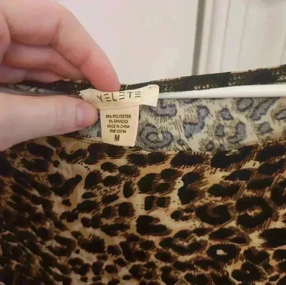 Leopard Print Bodysuit Size M NWT Long Sleeves Yelete #I279 - Picture 2 of 5